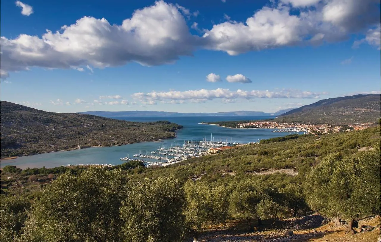 2 Bedroom Amazing Apartment In Cres Chorwacja